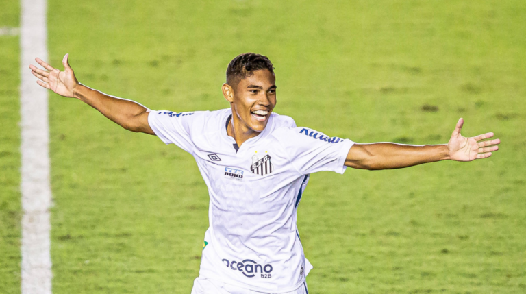 Vinicius Balieiro tenta volta por cima no Santos e recusa sondagens