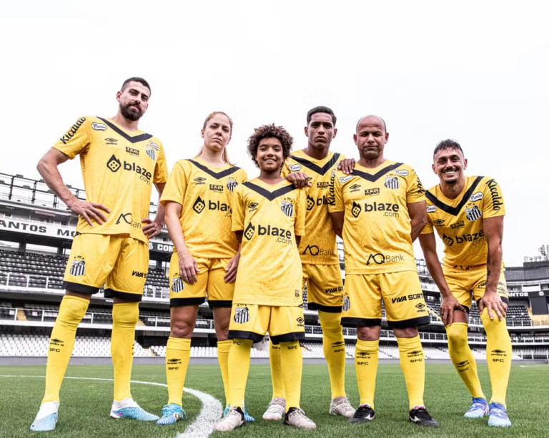 Santos lança terceiro uniforme para o fim da temporada 2024