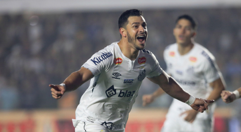 Santos tem semana sem jogos e se prepara para enfrentar o Goiás após bons resultados na Série B.