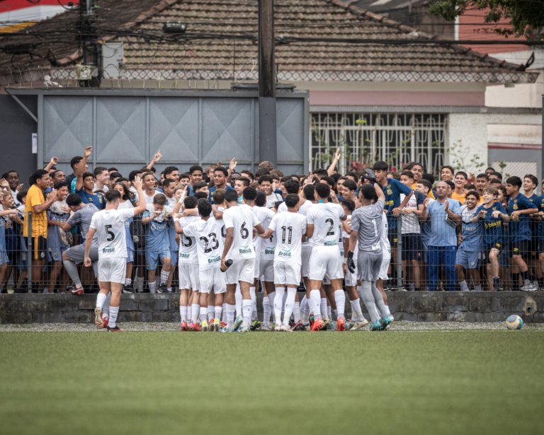 Apenas Santos e Corinthians estão nas semifinais no Paulista Sub-15 e no Sub-17