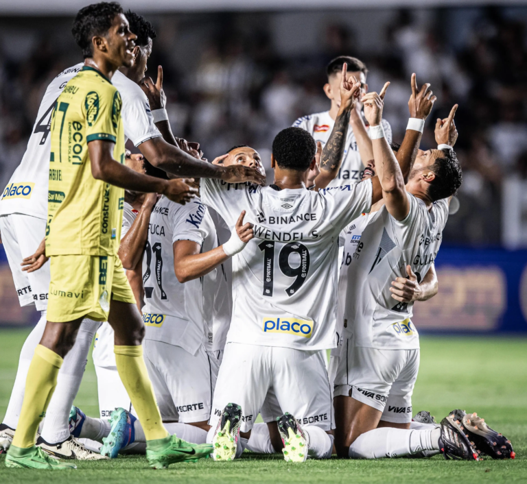 Santos vence o Mirassol em jogo de cinco gols na Vila e assume a liderança da Série B