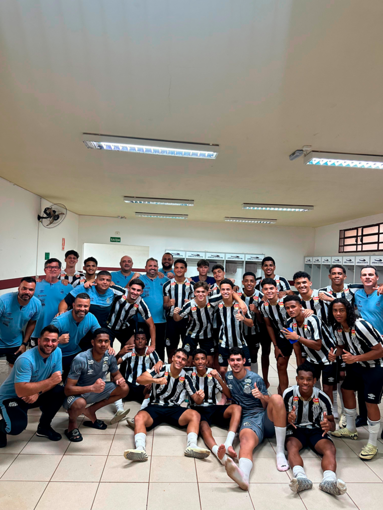 SANTOS FC MARCA NOS ACRÉSCIMOS, VENCE FERROVIÁRIA POR 1 A 0 E ABRE VANTAGEM NA SEMIFINAL DO PAULISTÃO SUB-17