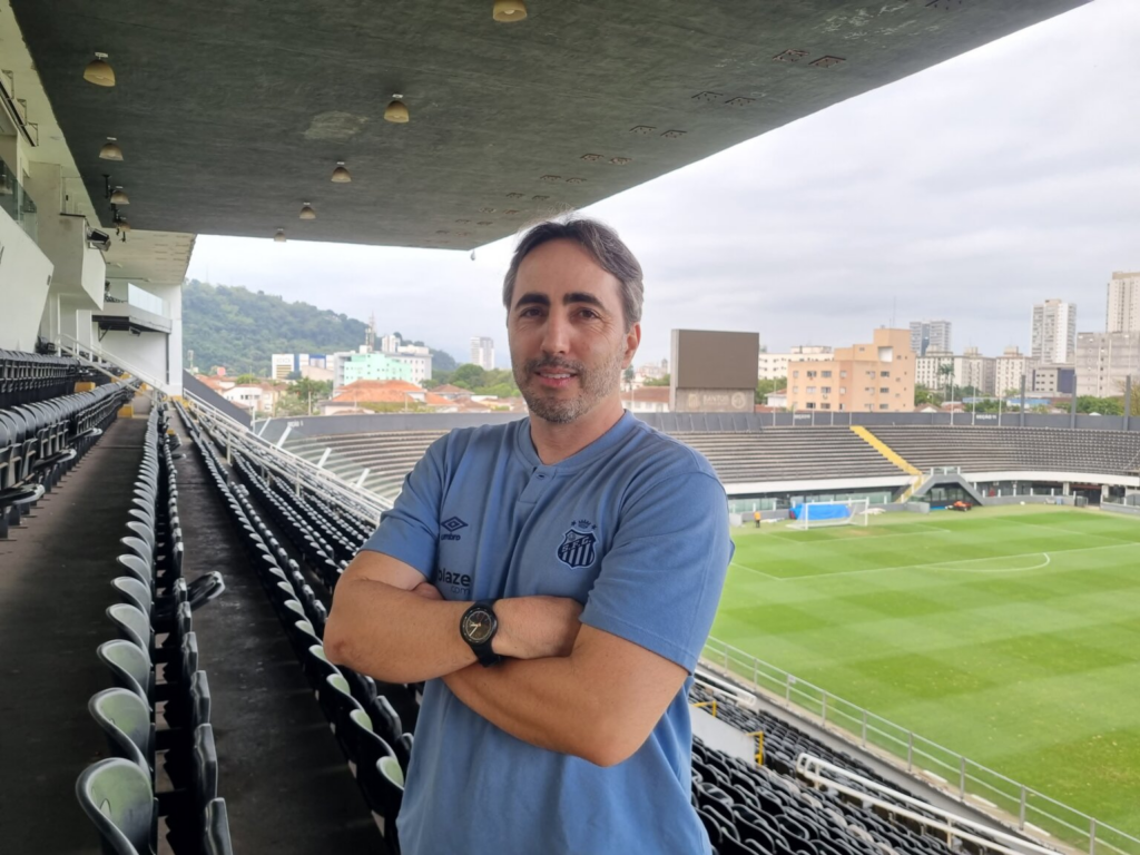 CONHEÇA LEANDRO ZAGO, NOVO TÉCNICO DA EQUIPE SUB-20 DO SANTOS FC