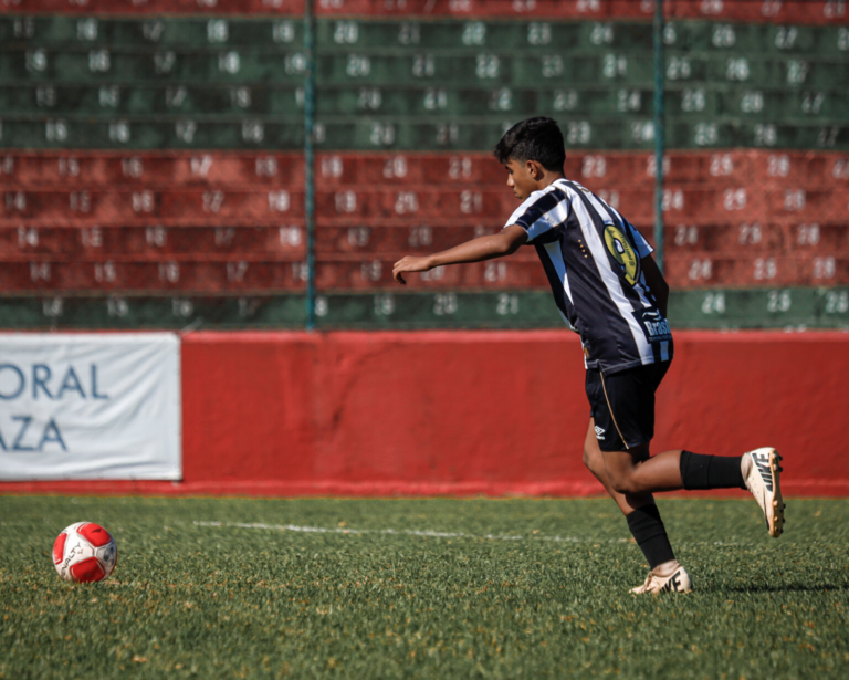 SANTOS FC GOLEIA SÃO VICENTE POR ELÁSTICOS 10 A 0 NA COPA BUH SUB-16