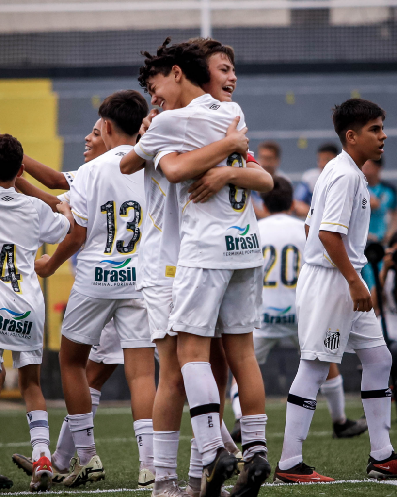 SANTOS FC VENCE NOVAMENTE NOS JOGOS DE VOLTA E ESTÁ NAS QUARTAS DE FINAL DO CAMPEONATO PAULISTA NAS CATEGORIAS SUB-13 E SUB-14