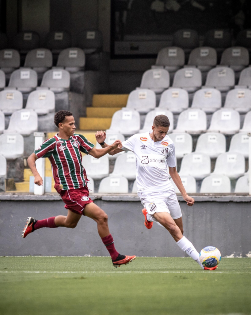 SANTOS FC É SUPERADO COM GOL DE PÊNALTI NO ÚLTIMO MINUTO E SE DESPEDE NAS SEMIFINAIS DO CAMPEONATO BRASILEIRO SUB-17