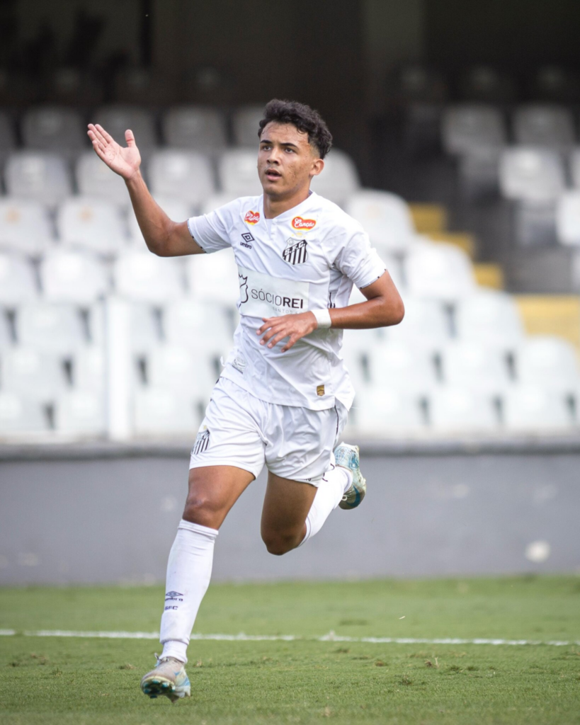 SANTOS FC VENCE SÃO PAULO NA VILA VIVA SORTE PELO PRIMEIRO JOGO DAS FINAIS DO PAULISTA SUB-17