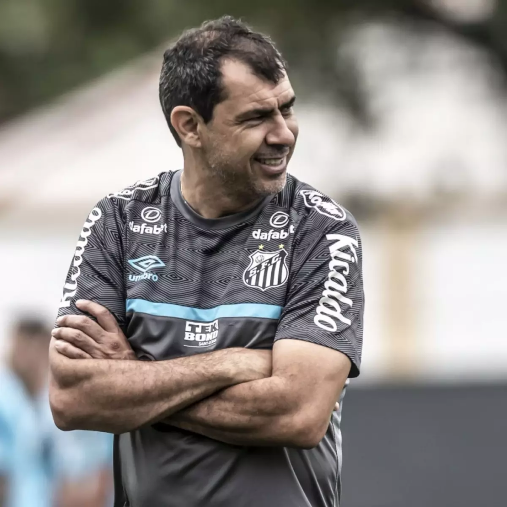 Escalação do Santos: Carille tem problemas na zaga para enfrentar Ituano; Giuliano evolui