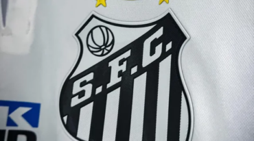 É oficial! Atacante assina com o Santos até 2029