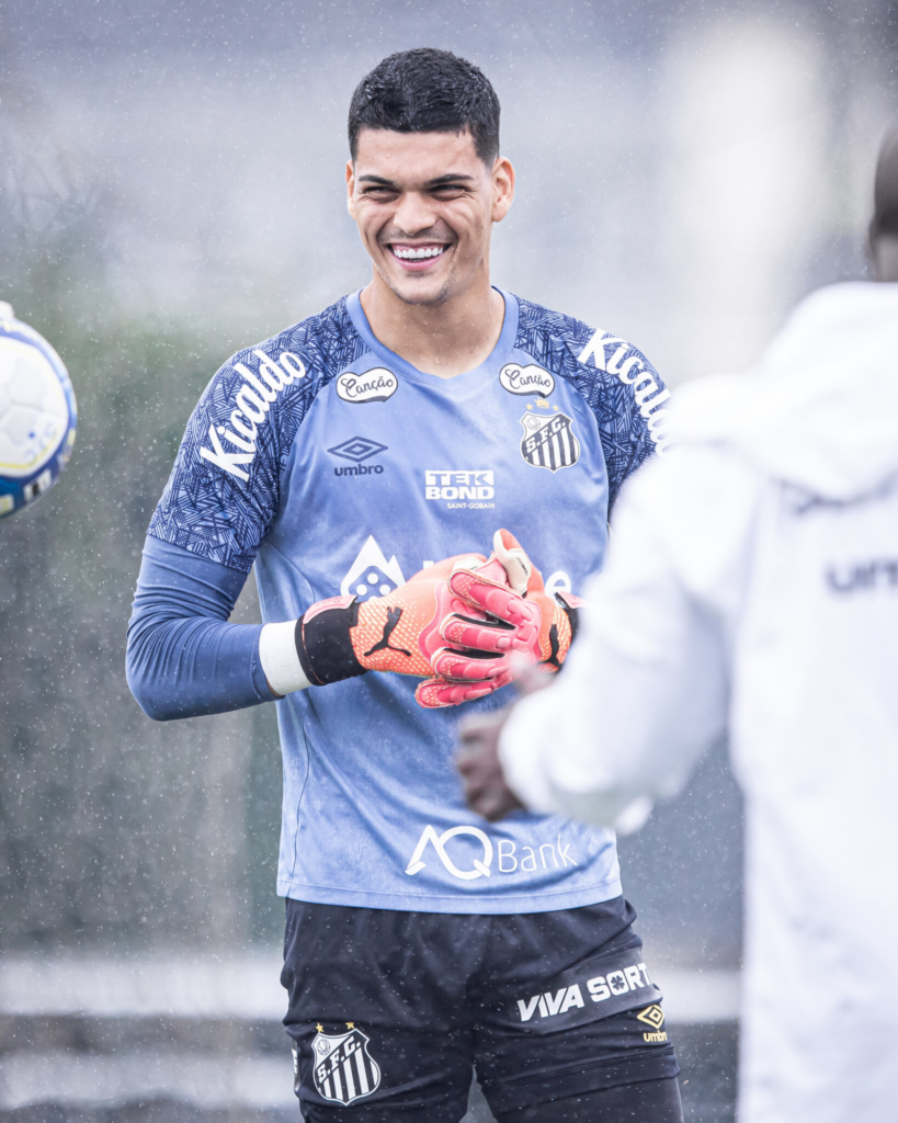 BRAZÃO COMEMORA MELHOR ANO DA CARREIRA E BRINCA SOBRE GOLAÇO DE OTERO NO SANTOS FC: “JÁ ESPERAVA”