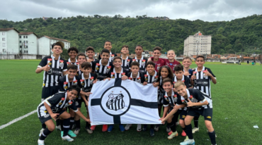 SANTOS FC GOLEIA POR 9 A 0 E AVANÇA A SEMIFINAIS DA COPA BUH SUB-12