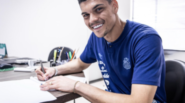 GABRIEL BRAZÃO RENOVA VÍNCULO COM O SANTOS ATÉ 2028