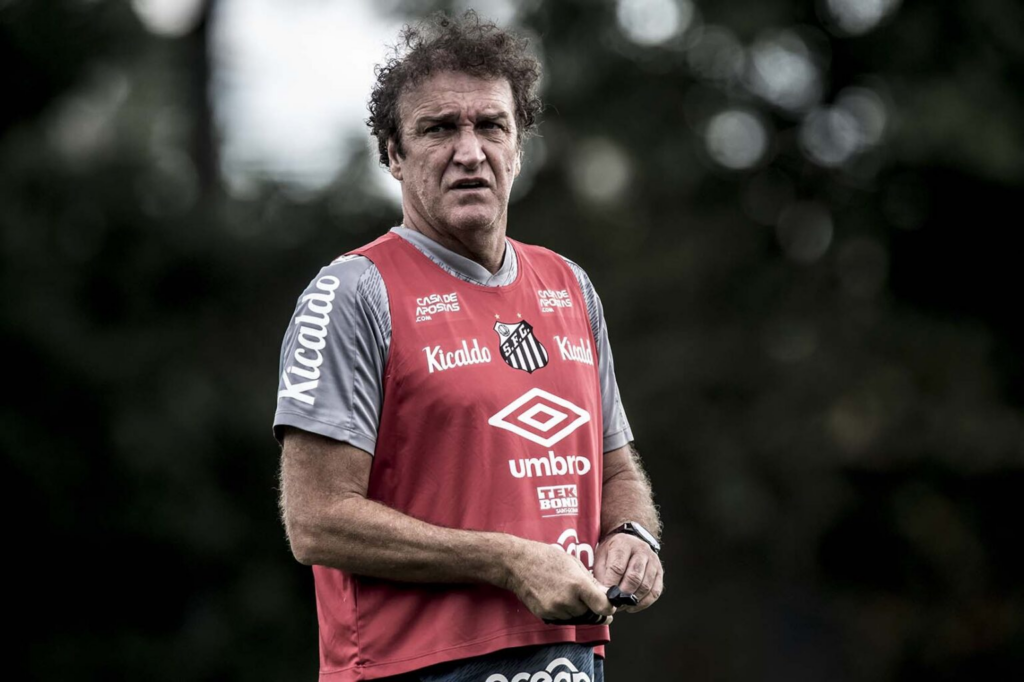 Pressão da torcida pode fazer Marcelo Teixeira desistir de Cuca no Santos