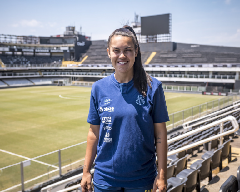 JULIA RENOVA CONTRATO COM SEREIAS DA VILA E PARTE PARA QUINTA TEMPORADA COM O MANTO SAGRADO DO SANTOS FC