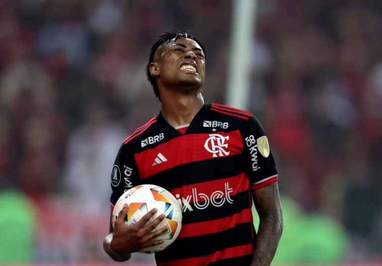 Bastidores: acordado pela PF, Bruno Henrique, do Flamengo, ficou abalado e pediu para jogar na quarta