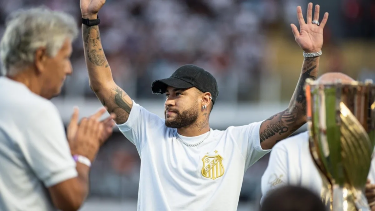 Santos entra em contato com staff de Neymar e vê negociação com bons olhos