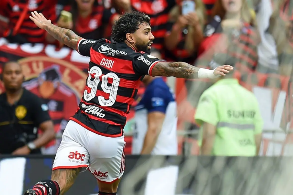 Gabigol ressalta amor pelo Santos, mas deixa futuro em aberto e usa Memphis de exemplo