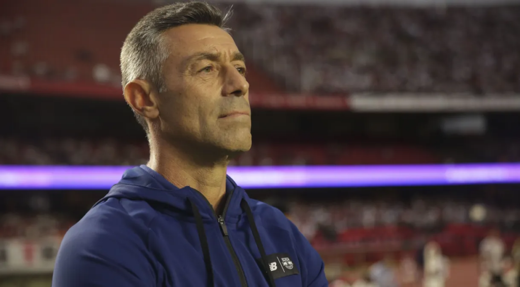 Conheça Pedro Caixinha, o Novo Técnico do Santos para 2025