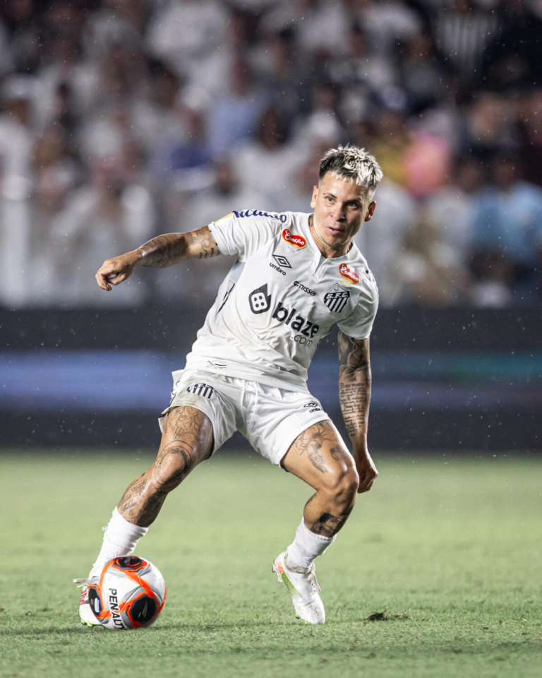 Yeferson Soteldo Brilha em Retorno ao Santos