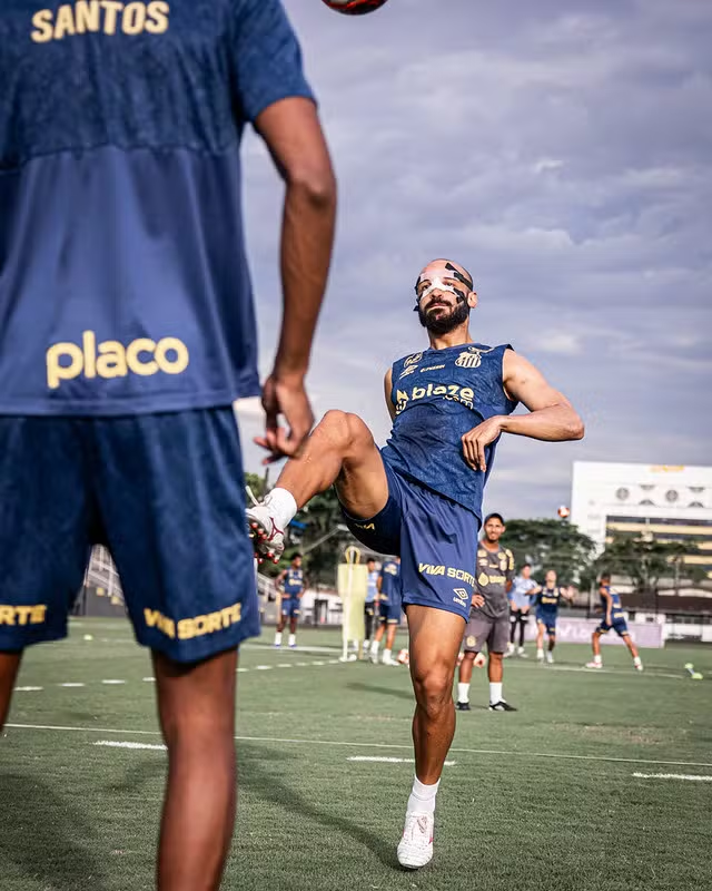 Santos Pronto para o Clássico: Thaciano com Proteção e Soteldo Retorna