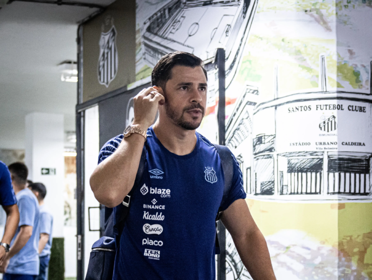 Giuliano Detalha Saída do Santos e Considera Futuro na Carreira