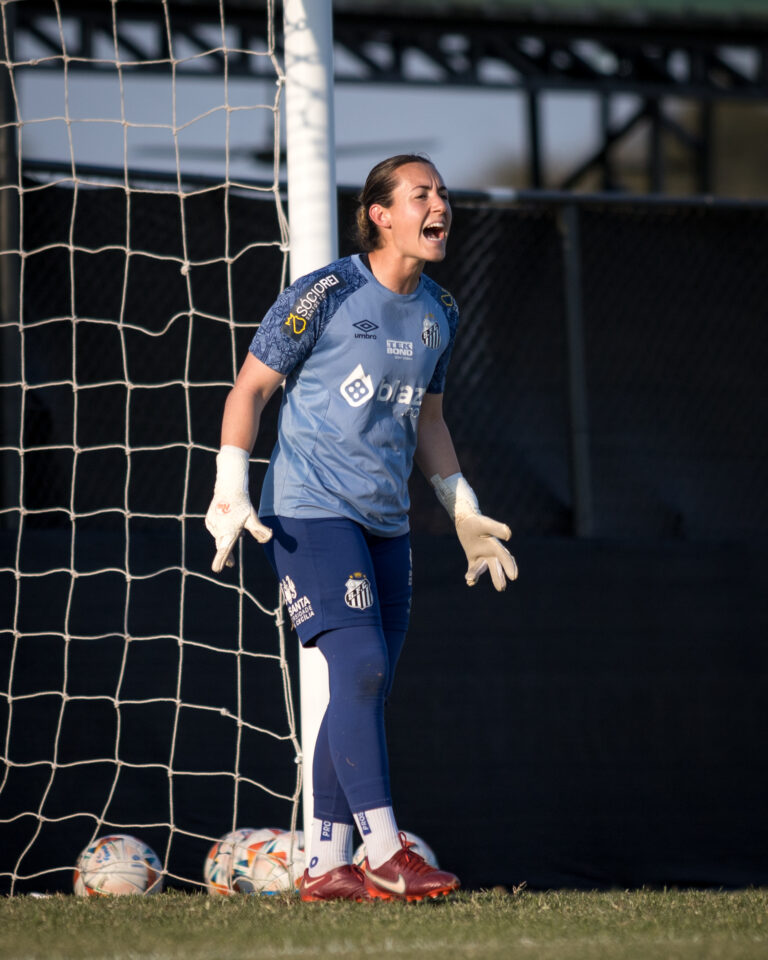 Ex-jogadoras das Sereias da Vila Apoiam Kelly Chiavaro nas Acusações ao Santos
