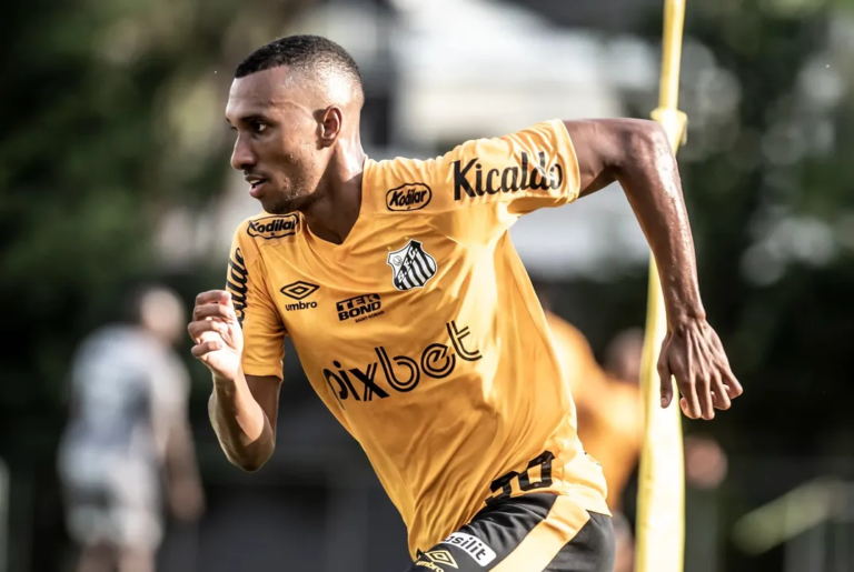 Oferta de R$ 12 milhões por Lucas Braga: Vitória entra na disputa