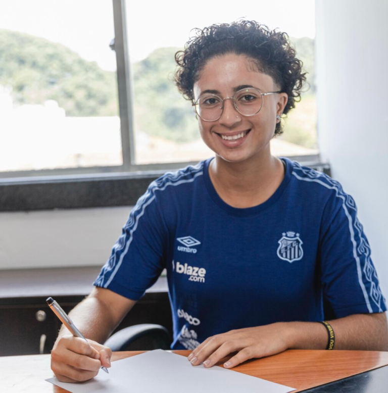 DESTAQUE NA COPINHA, RAISSA CALHEIROS RENOVA SEU VÍNCULO COM O SANTOS FC E FAZ PARTE DO ELENCO PRINCIPAL DAS SEREIAS DA VILA