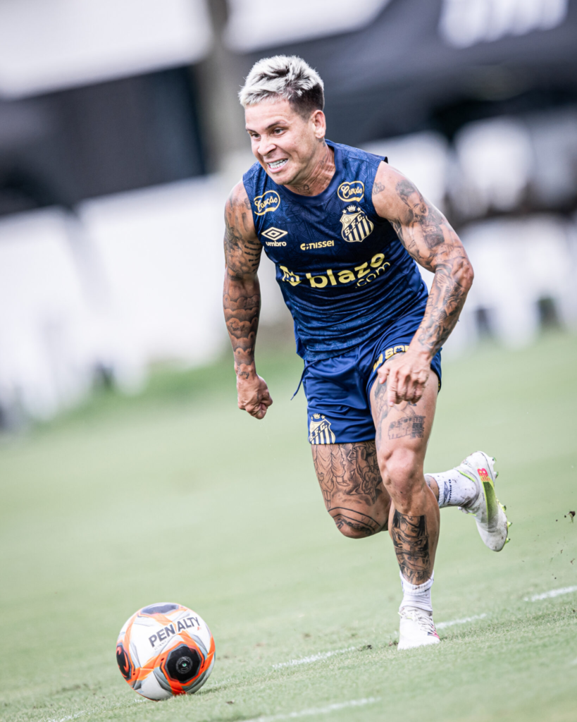 Pedro Caesinha veta negociações e apoia Soteldo na permanência em Santos