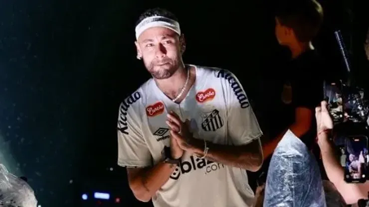 NeyDay: Neymar faz sua estreia na Vila Belmiro e provoca euforia na torcida: “Muita ousadia”