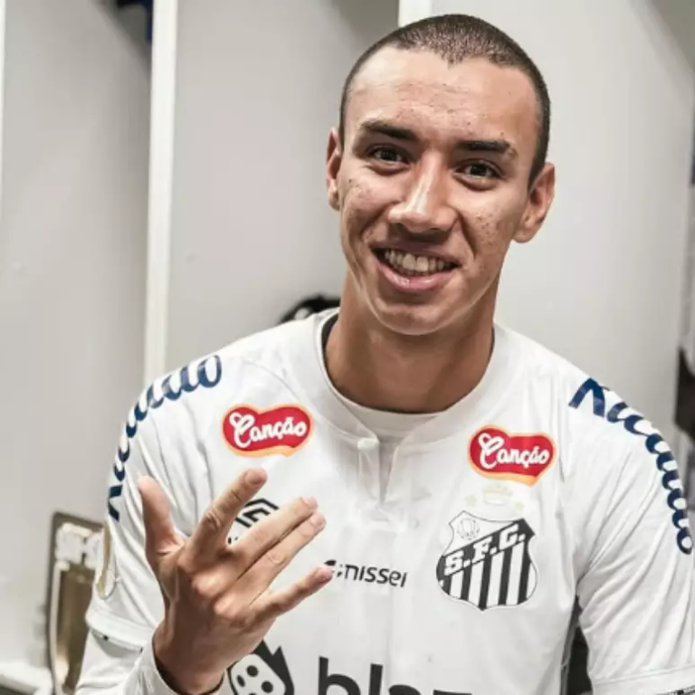 Gabriel Bontempo brilha em primeiro clássico no Santos Pro
