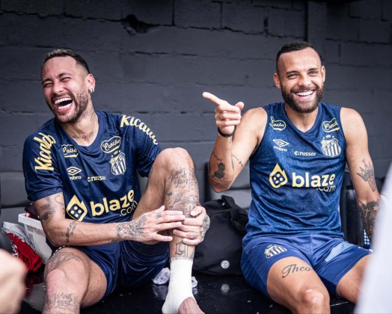 Efeito Neymar: Santos Ultrapassa Flamengo em Número de Fãs nas Redes Sociais